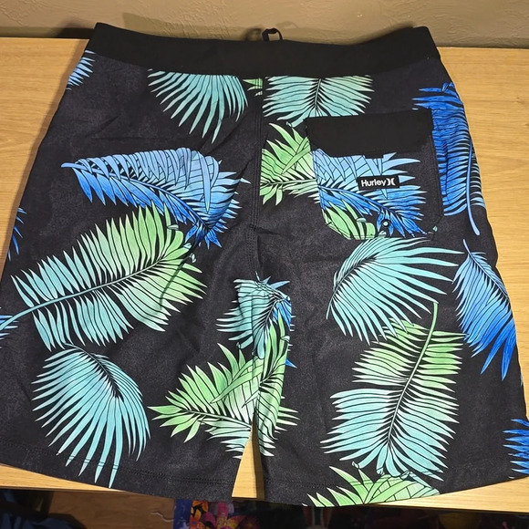 Hurley Blue and Green Swim Trunks 20" Length - Picture 3 of 3